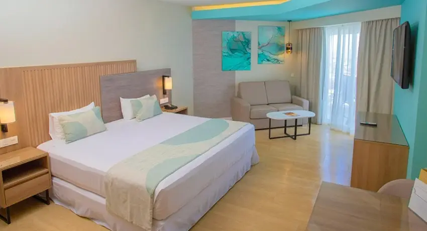 Jr. Suite